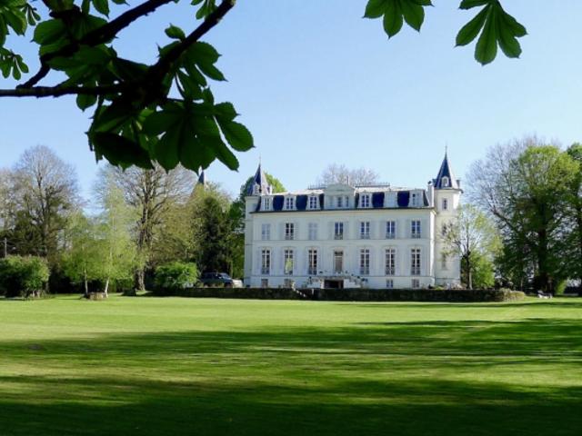 Chateau 18ème sur un parc de 15ha