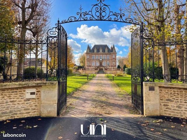 Château 19 pièces 700 m²