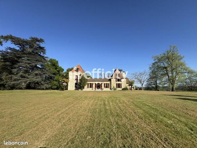 Château 10 pièces 403 m²