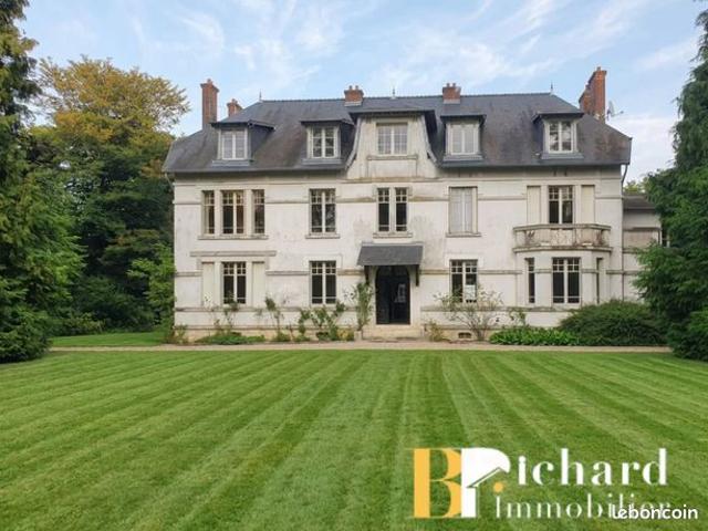 Chateau 13 pièces 410 m²