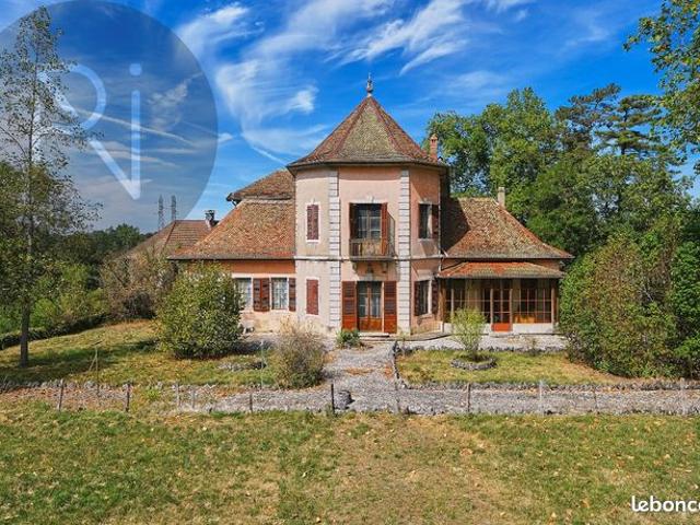 Château 10 pièces 794 m²