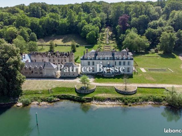 Château 10 pièces 1 000 m²