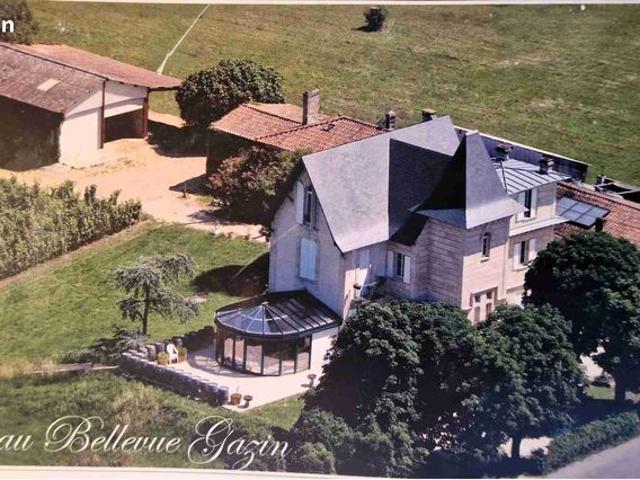 Chateau 10 pièces 288 m²