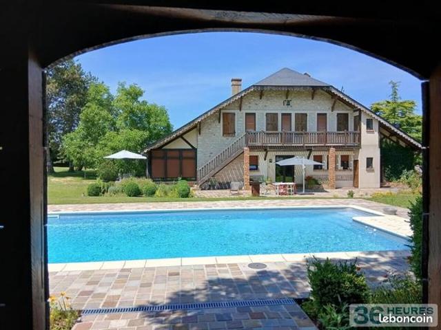Château 10 pièces 335 m²