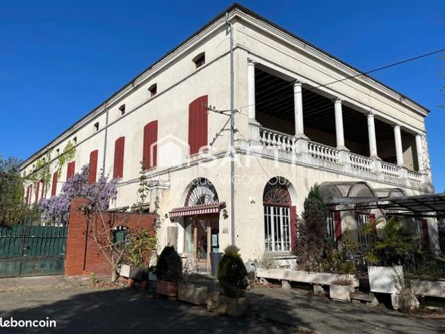 Château 11 pièces 690 m²