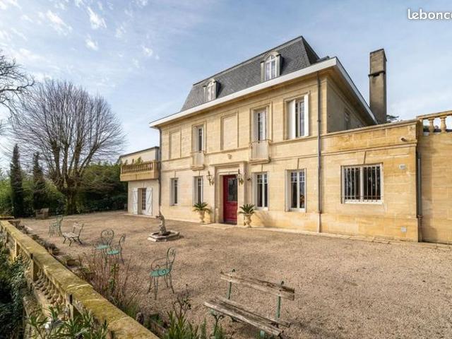 Château 11 pièces 370 m²