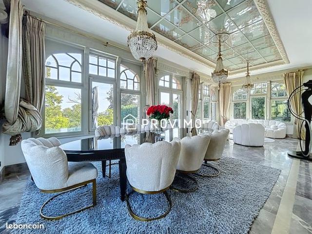 Chateau 12 pièces 450 m²