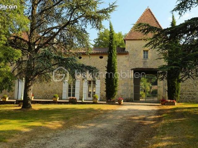 Château 12 pièces 500 m²