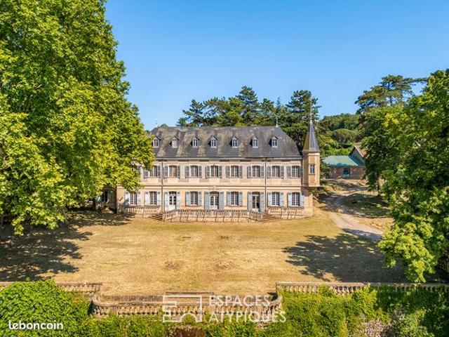 Château 12 pièces 975 m²