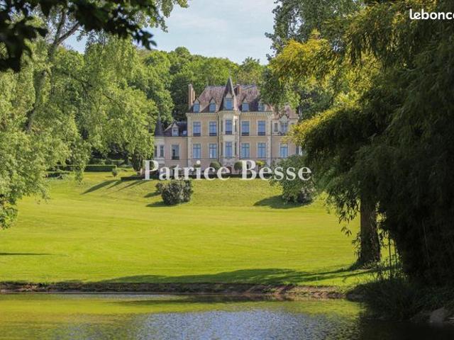 Château 13 pièces 810 m²