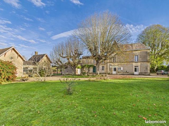 Chateau 13 pièces 280 m²