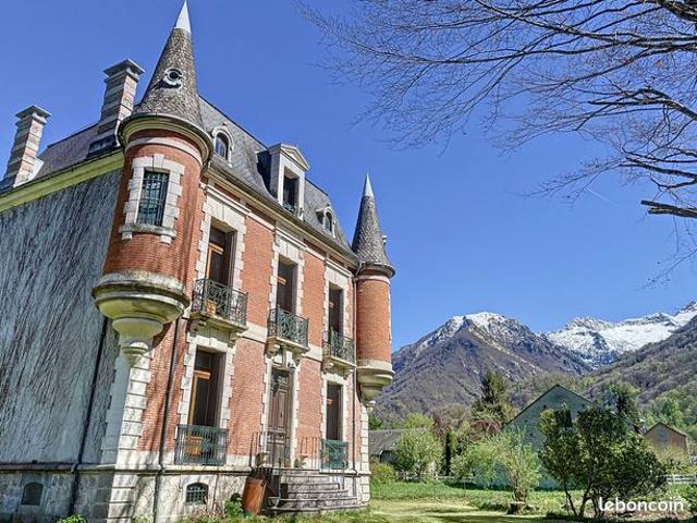 Chateau 13 pièces 280 m²