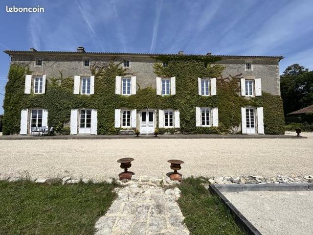 Chateau 13 pièces 351 m²