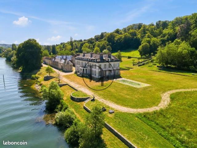 Chateau 25 pièces 1200 m²