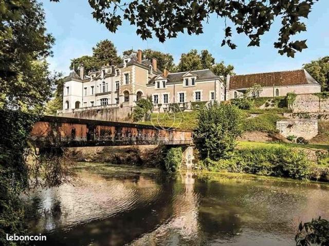 Château 25 pièces 1 200 m²