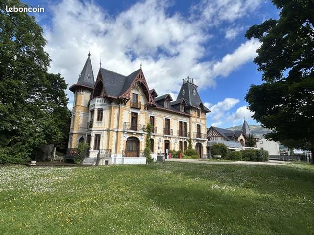 Manoir 26 pièces 1000 m²