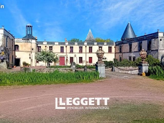 Château 26 pièces 1 000 m²