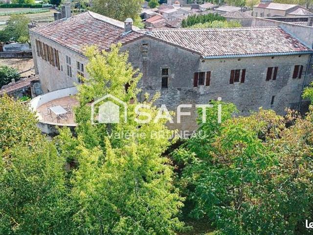 Château 20 pièces 730 m²