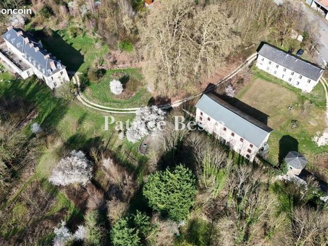 Château 20 pièces 845 m²