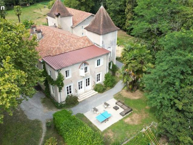 Château 20 pièces 880 m²