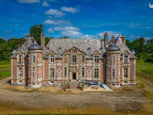 Chateau 20 pièces 885 m²