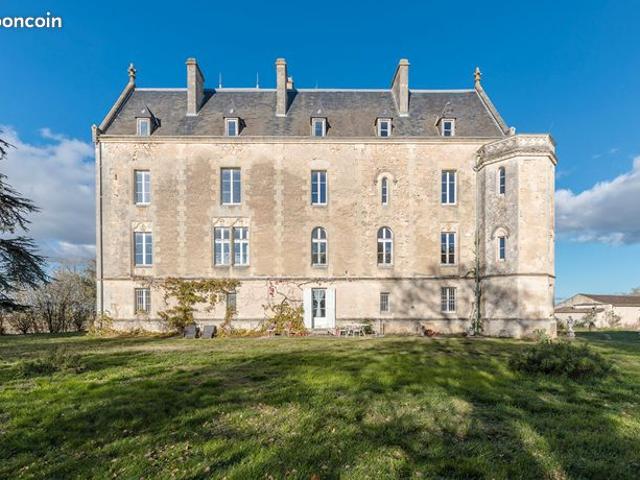 Château 20 pièces 900 m²