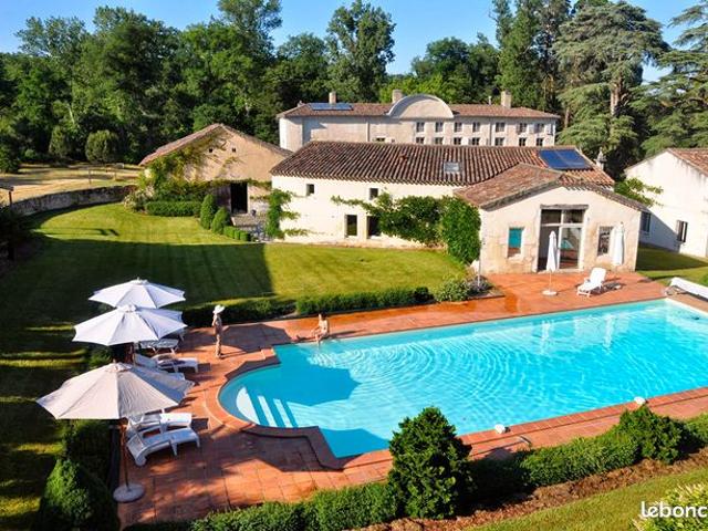 Château 20 pièces 936 m²