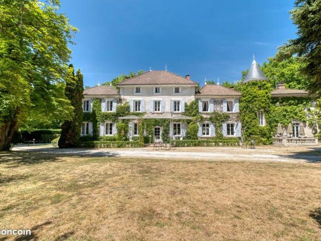 Château 20 pièces 1200 m²