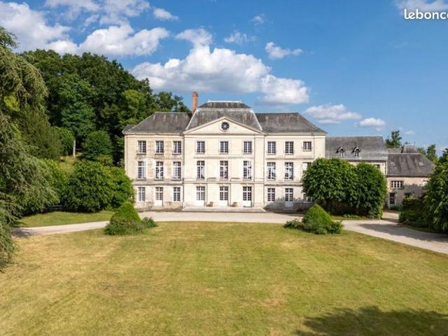 Château 20 pièces 1 000 m²