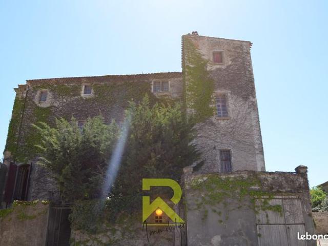 Chateau 21 pièces 360 m²