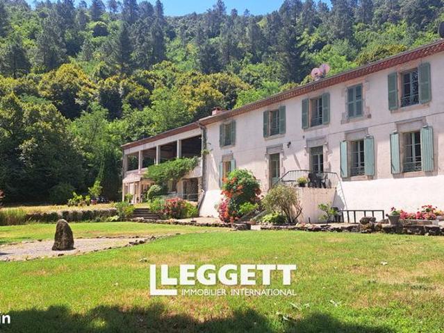 Château 30 pièces 700 m²