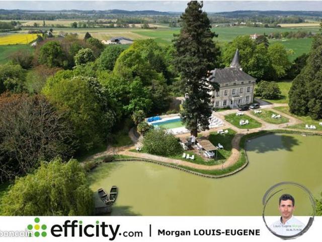 Château 30 pièces 1 555 m²