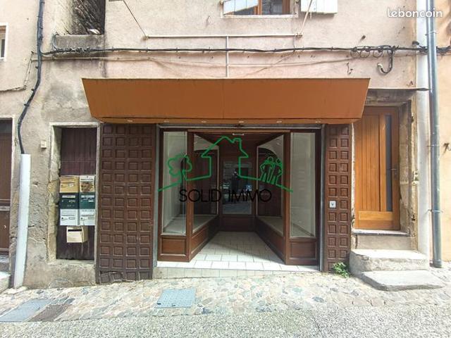Château 3 pièces 77 m²