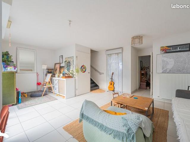 Château 3 pièces 72 m²