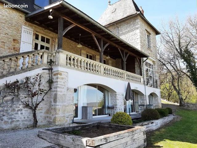 Chateau 48 pièces 1300 m²