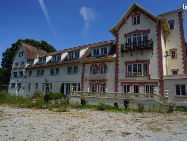 Propriété 46 pièces 4000 m²