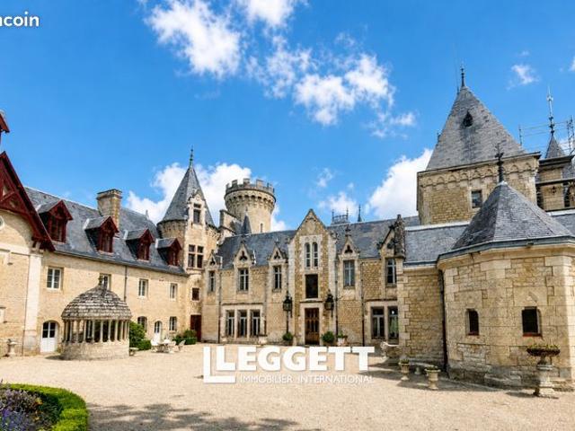 Château 40 pièces 900 m²