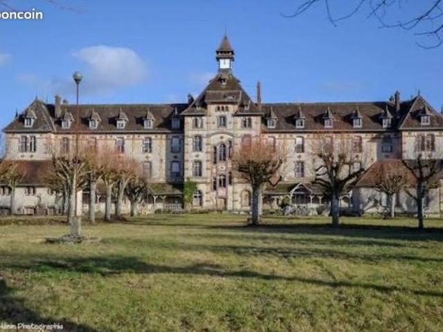 Château 4 000 m² Tours