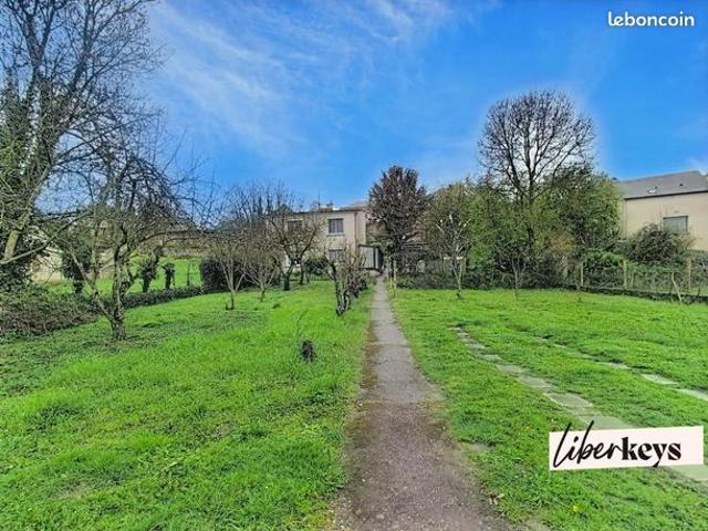 Château 4 pièces 140 m²