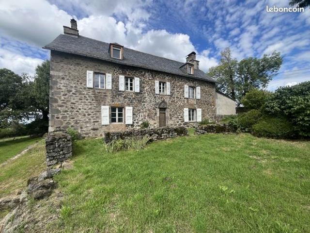 Château 5 pièces 180 m²
