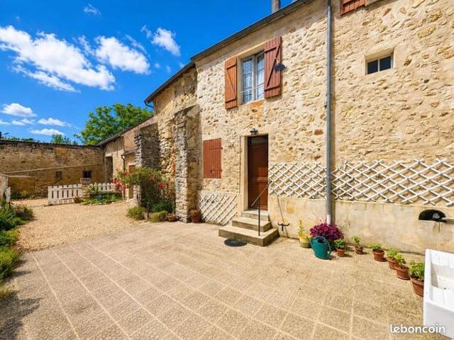 Chateau 5 pièces 100 m²