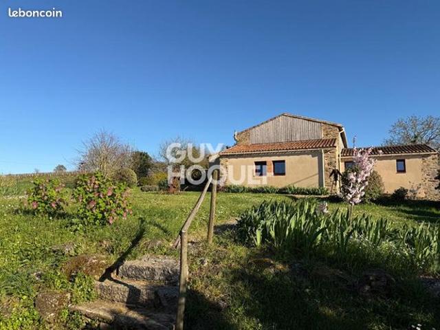 Château 5 pièces 128 m²