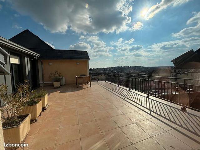 Chateau 5 pièces 128 m²