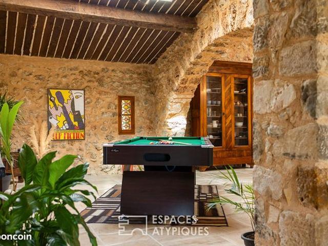 Château 6 pièces 247 m²