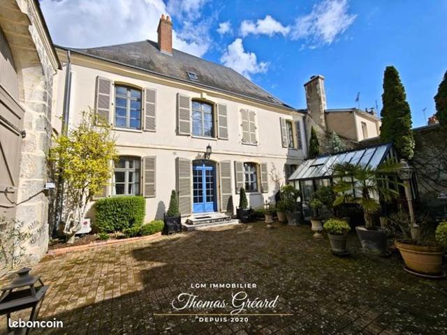 Château 6 pièces 265 m²