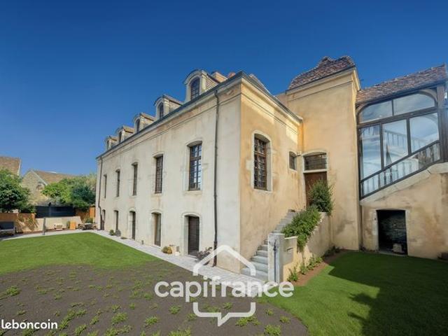 Château 6 pièces 200 m²