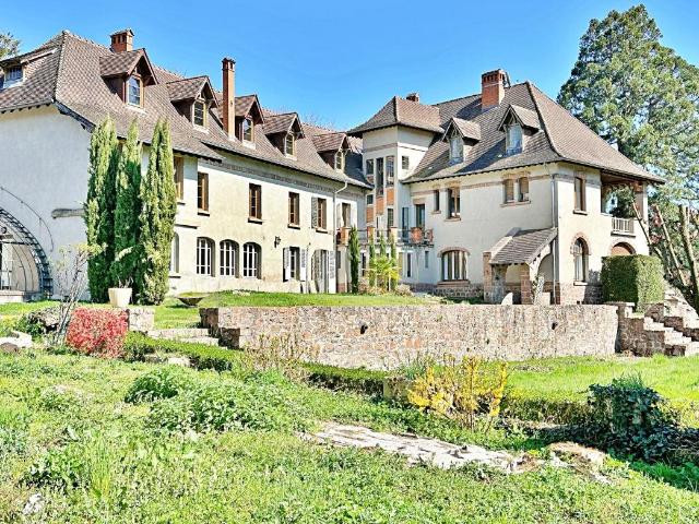 Château 780m² Bourg de Thizy