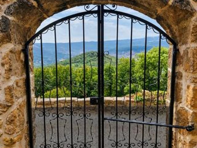 Château 7 pièces 179 m²