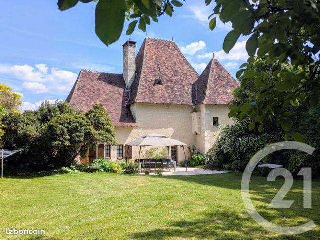 Château 7 pièces 284 m²