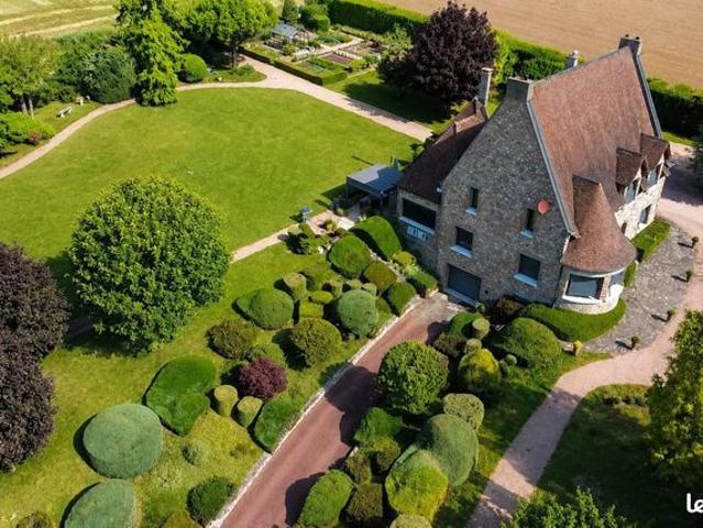 Château 7 pièces 216 m²